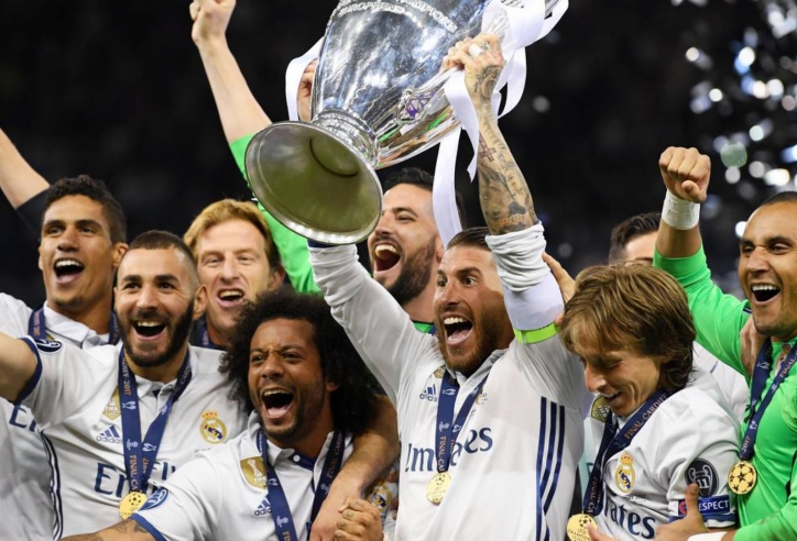 Nhà vô địch Champions League rơi vào cảnh thất nghiệp