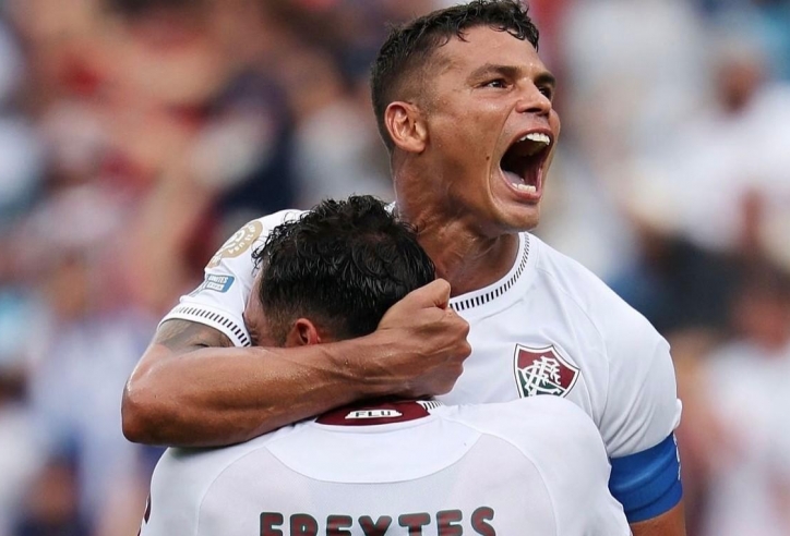 Thiago Silva đá bóng kiêm luôn làm HLV tại FIFA Club World Cup
