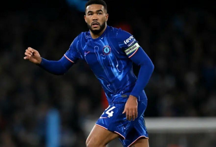 Reece James trấn an CĐV Chelsea