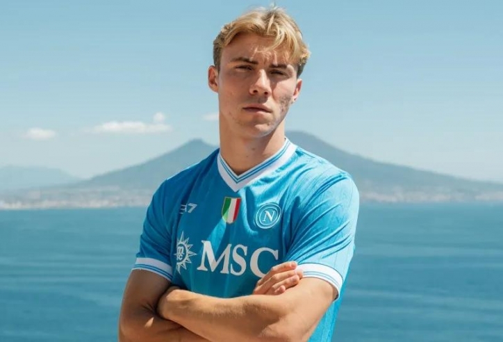 Rasmus Hojlund phá vỡ sự im lặng sau khi rời MU