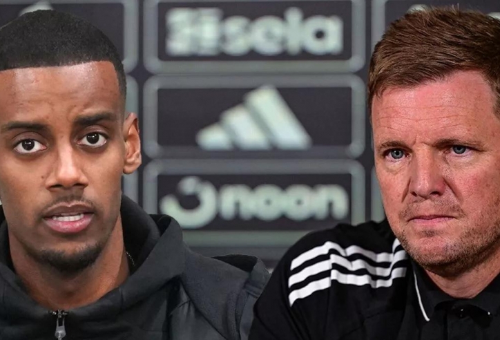 HLV Newcastle nói thẳng về mối quan hệ với Isak