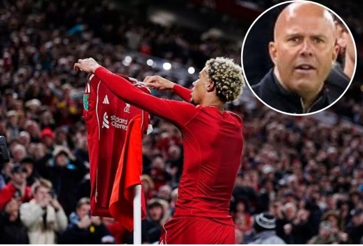 Liverpool trừ lương Ekitike vì thẻ đỏ 'ngớ ngẩn'