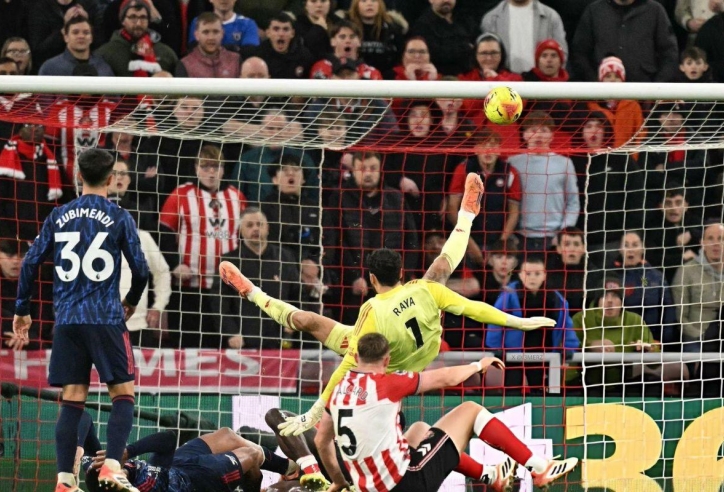 Arsenal rơi 2 điểm vì sai lầm của ngôi sao không ngờ tới