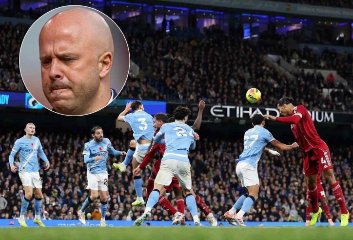 Arne Slot nói thẳng về bàn thắng bị hủy của Van Dijk