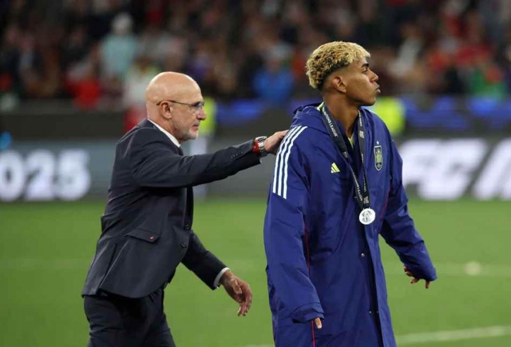 HLV ĐT Tây Ban Nha bác bỏ điều 'nhạy cảm' với Barca về Yamal