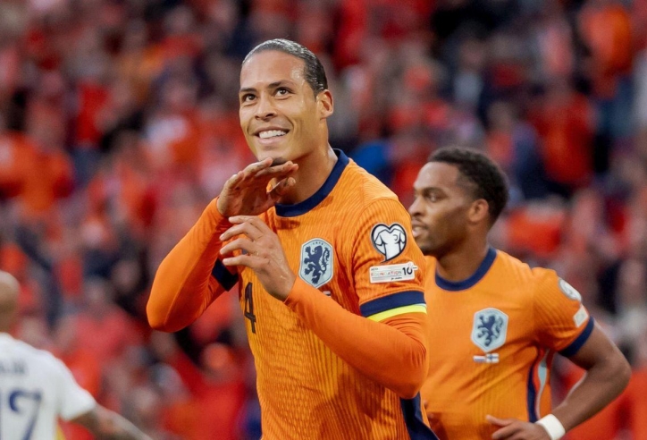 Van Dijk lập cột mốc lớn trong ngày Hà Lan đoạt vé World Cup
