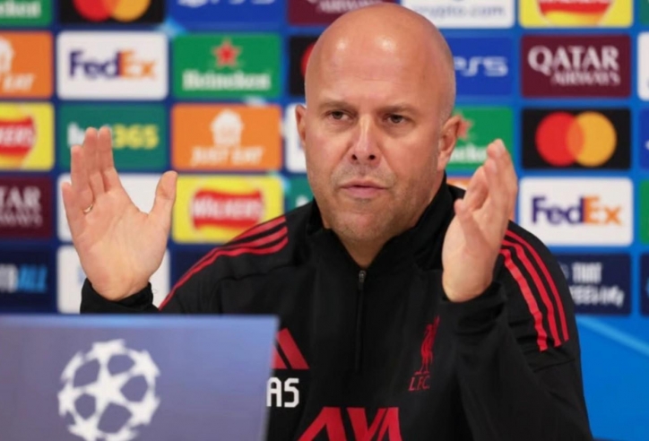 Arne Slot thừa nhận 'sợ hãi' khi phải đấu với nhà vua Hà Lan