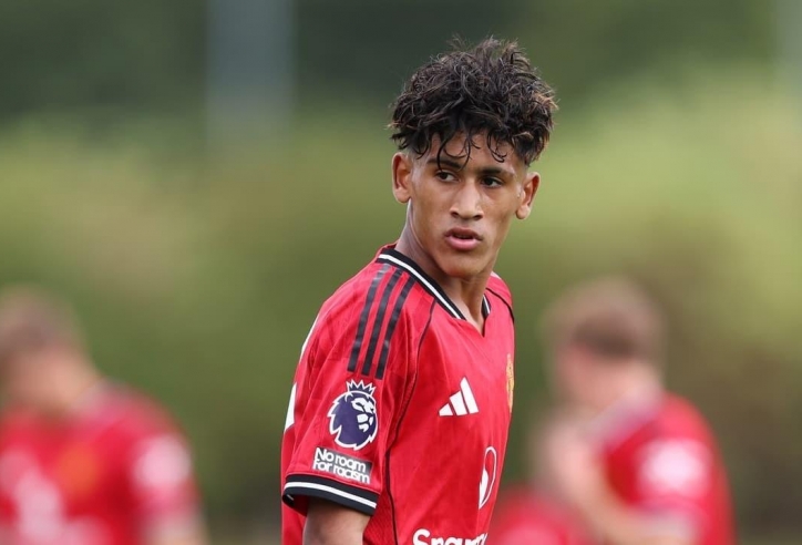 'Messi mới' chính thức tham gia đội 1 của MU