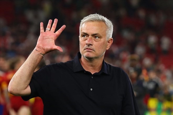 Jose Mourinho dẫn dắt một đội tuyển quốc gia, tại sao không?
