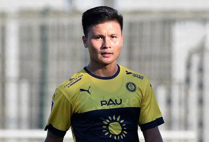 HLV Pau FC 'để mắt' đặc biệt tới Quang Hải khi rời Pháp