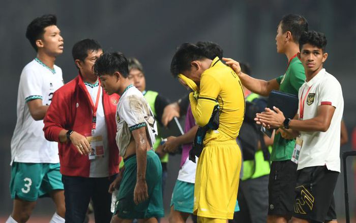 Để xảy ra bạo loạn, Indonesia nhận án cấm thi đấu nặng bậc nhất lịch sử?