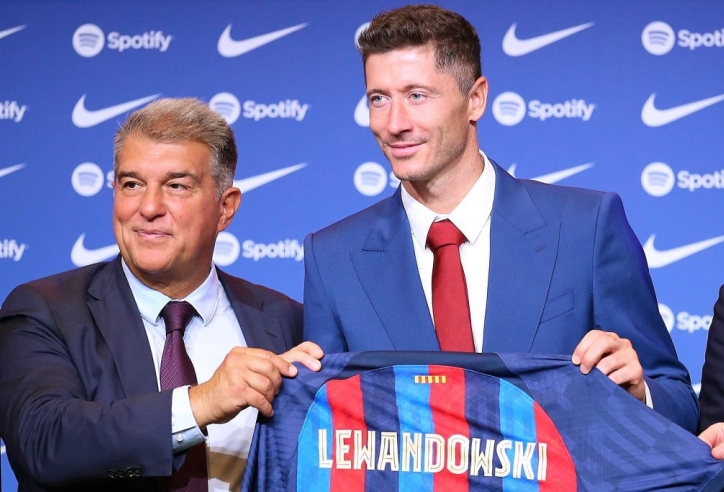 Barcelona ưu ái trao 'số áo chủ tịch' cho Lewandowski