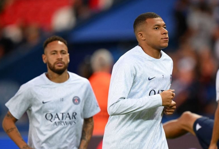 Neymar cứ việc than vãn, Mbappe có lối đi của riêng mình