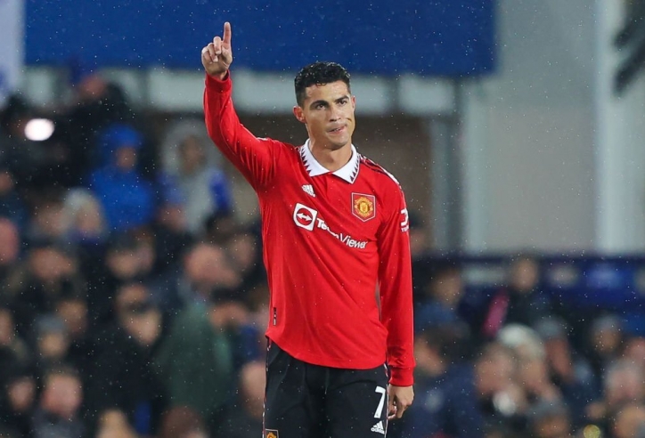 Ronaldo chinh phục 2 cột mốc lịch sử sau khi 'thông nòng' thành công