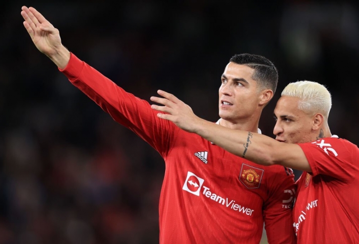 Tin bóng đá 28/10: Ronaldo đạt cột mốc vĩ đại, MU có thể đụng Barca ở C2?