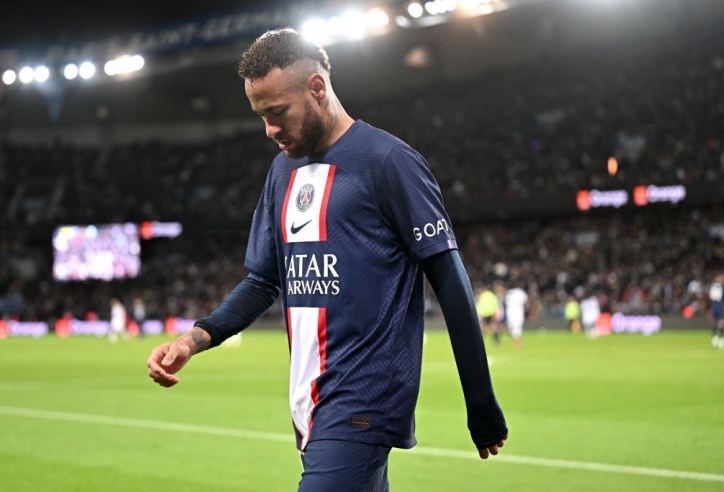 Neymar lập cột mốc thế kỷ tại PSG trước khi bị đuổi vì ăn vạ