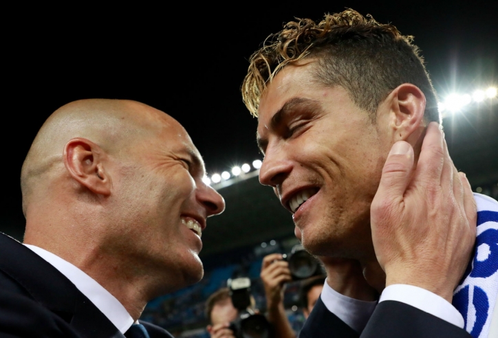 HLV Zidane có bến đỗ hùng mạnh, là CLB ước mơ của Ronaldo