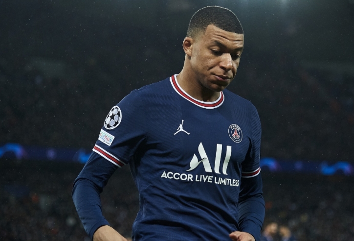 Mbappe và gia đình “sợ hãi” vì liên tục bị gây áp lực để ở lại PSG