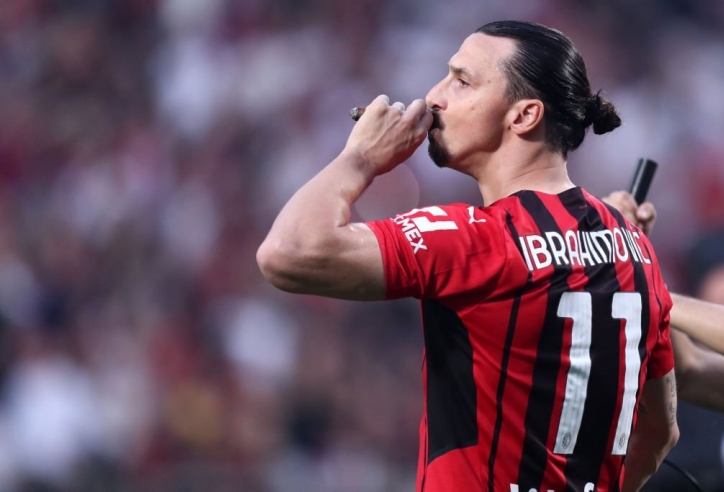 Ibrahimovic chơi bóng mà không có dây chằng đầu gối suốt 6 tháng
