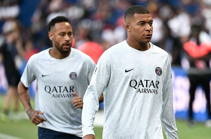 Sếp lớn PSG lên tiếng về tin đồn Mbappe đòi bán Neymar