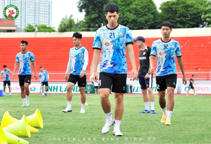 NÓNG: Trụ cột ĐT Việt Nam tái phát chấn thương, không rõ ngày trở lại