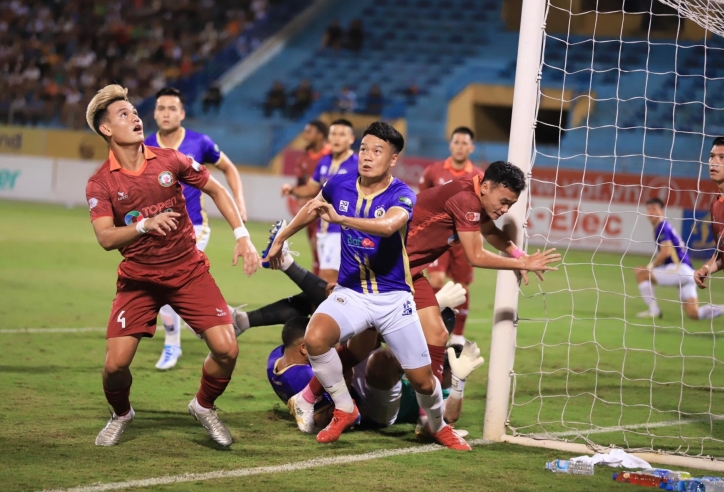 VIDEO: Thành Chung hội ngộ dàn sao ĐT Việt Nam sau đại chiến