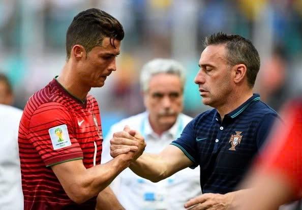 Thầy cũ Ronaldo bất ngờ bị sa thải