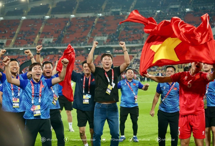 HLV Kim Sang Sik đón hàng loạt tin vui về ĐT Việt Nam