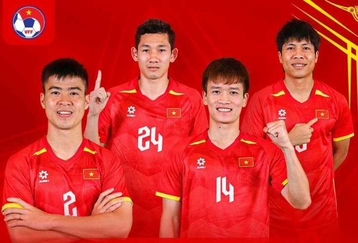 3 tuyển thủ Việt Nam hội quân muộn sát ngày đấu MU