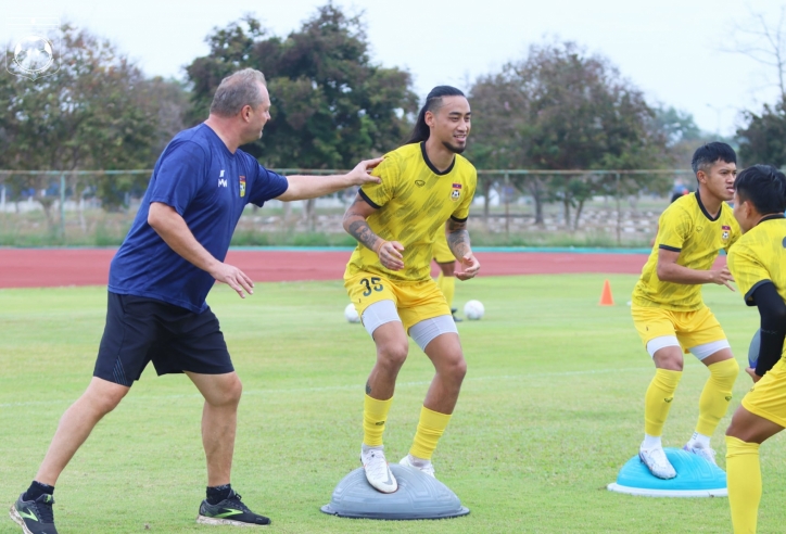 Lào gấp rút 'trùng tu' sân sát ngày chạm trán ĐT Việt Nam tại AFF Cup
