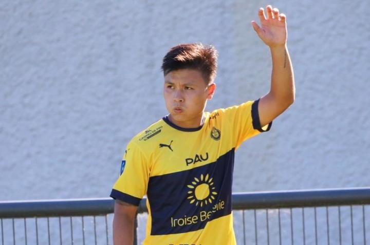 Nhà báo Pháp: 'Quang Hải không thể phát triển thêm tại Pau FC'