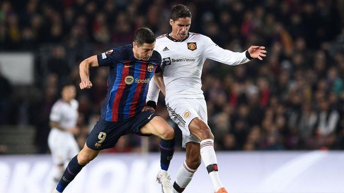 Lịch thi đấu bóng đá hôm nay 23/2 rạng sáng 24/2: MU vs Barca mấy giờ?