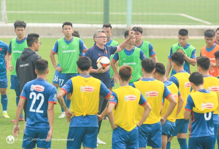ĐT Việt Nam có trải nghiệm chưa từng có dưới thời HLV Philippe Troussier