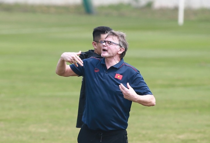 HLV Philippe Troussier làm điều bất ngờ trước quyết định của BTC Doha Cup