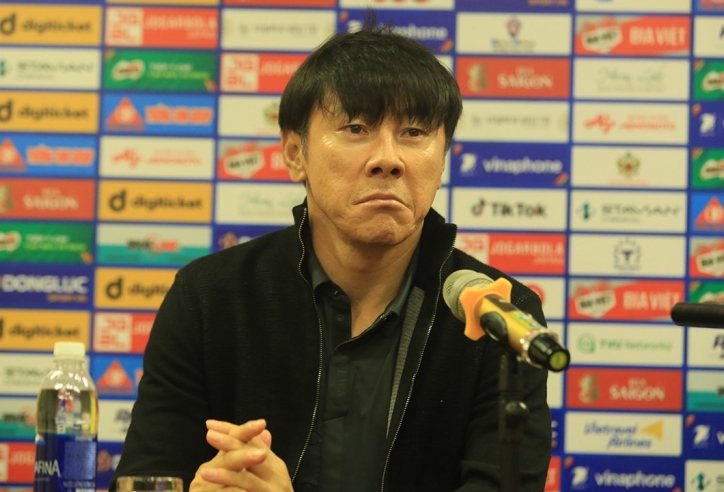HLV Shin Tae Yong 'đứng ngồi không yên' vì động thái của FIFA với Indonesia