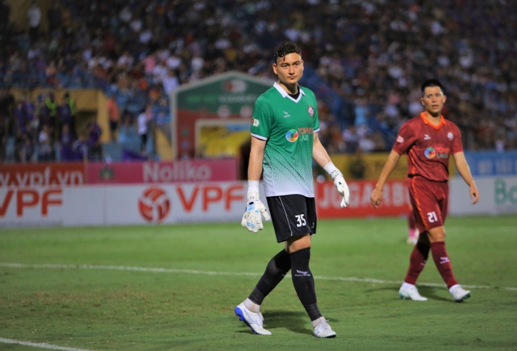 Thủ môn số 1 ĐT Việt Nam rời đội bóng V-League sau 1 năm?