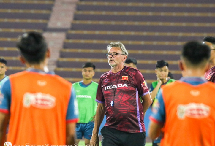 HLV Troussier ra quyết định không ai ngờ với U23 Việt Nam
