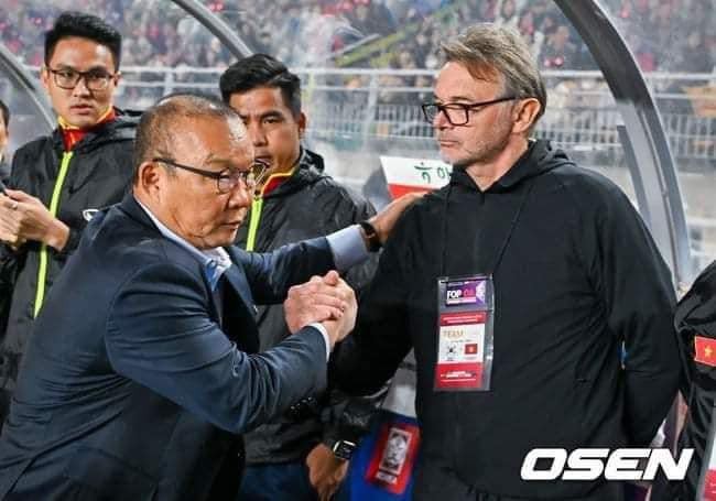 HLV Hàn Quốc đánh giá bất ngờ về triết lý của HLV Philippe Troussier