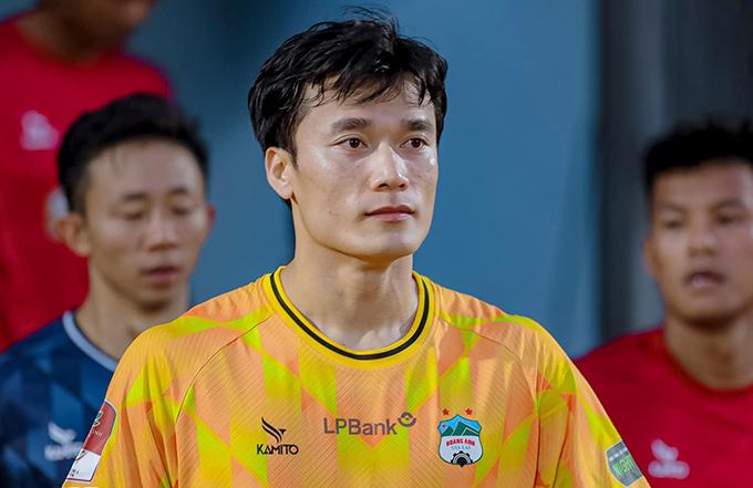 Thi đấu chói sáng, Bùi Tiến Dũng tiếc một điều sau trận HAGL hoà Nam Định