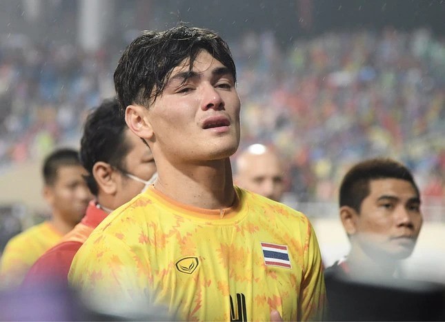 Trung vệ Thái Lan phản ứng với HLV trưởng khi không được lên tuyển