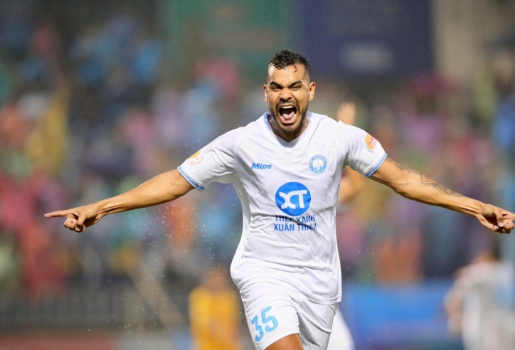Thắng nghẹt thở SLNA, Nam Định 99% vô địch V-League