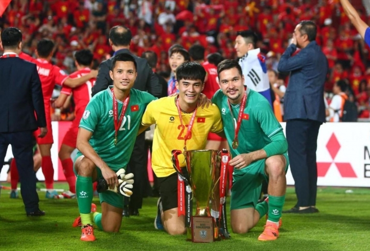 Nguyễn Filip hay Đình Triệu bắt chính trận gặp ĐT Malaysia?
