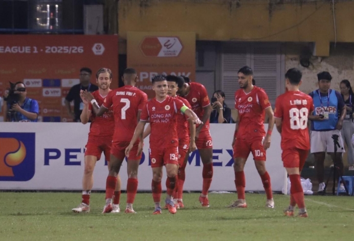 Trực tiếp CAHN 1-0 Hà Nội: Áp đảo hoàn toàn