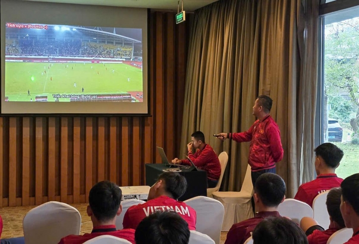 HLV Đinh Hồng Vinh ra chỉ thị cho U22 Việt Nam trước trận gặp Uzbekistan