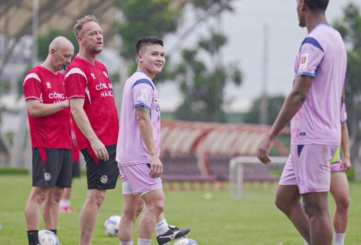 Pendant Quang Vinh khen ngợi Messi và Quang Hải hết lời