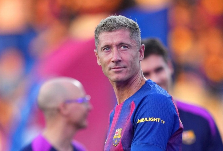 Lewandowski từ chối mức lương 100 triệu/mùa để ở lại Barca