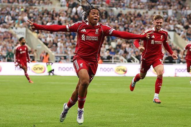 Thần đồng 'quái vật' Rio Ngumoha của Liverpool là ai?