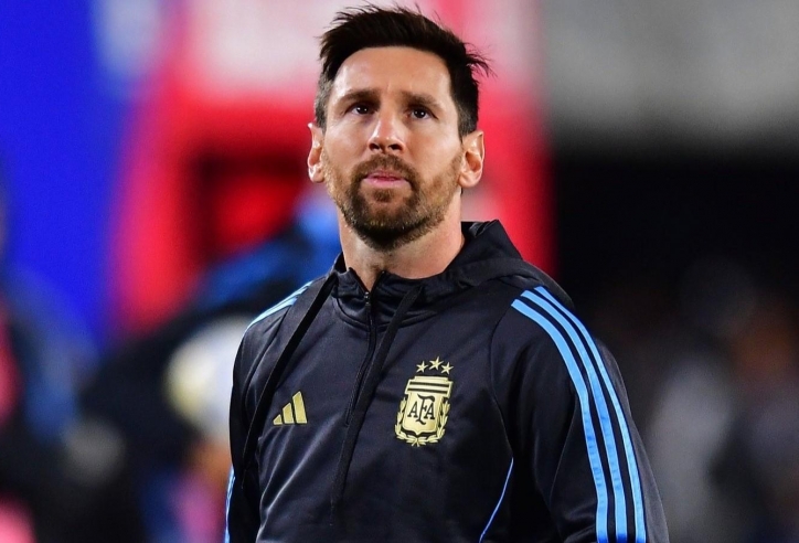 Lionel Messi đã khóc