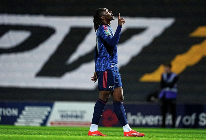 Eze hạnh phúc tột độ sau khi lần đầu ghi bàn cho Arsenal