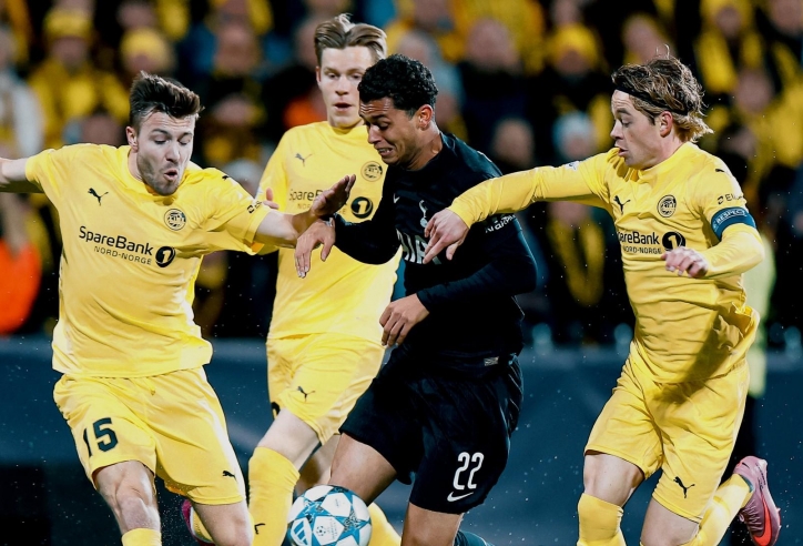 Ghi bàn phút cuối, Tottenham hòa hú vía trước đội bóng tí hon
